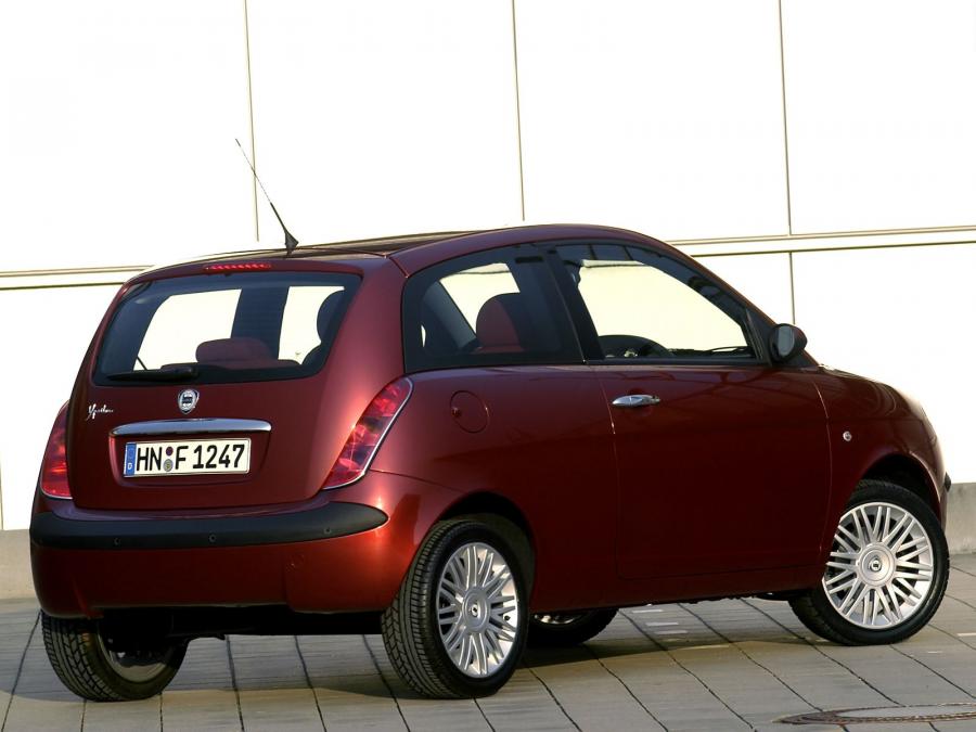  Lancia Ypsilon 2003 года  (фото 5 из 114)